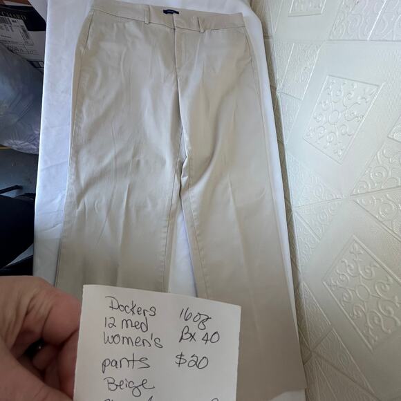 Dockers Size 12 Medium Beige Metro Pant women's 35 x 31 jeans britches - Picture 12 of 12